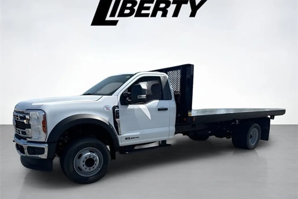 2024 Ford F-600 photo 1