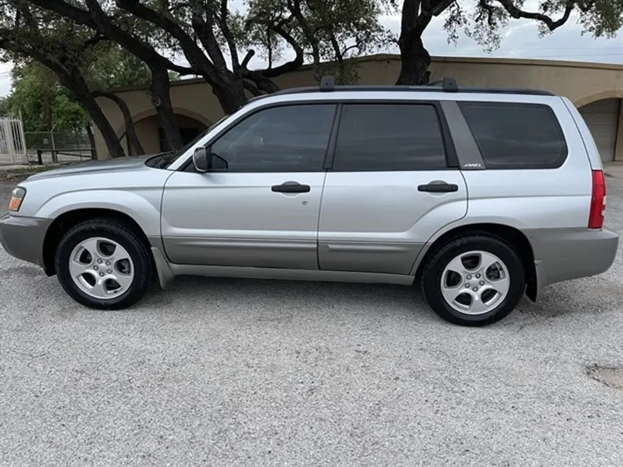 2003 Subaru Forester photo 1