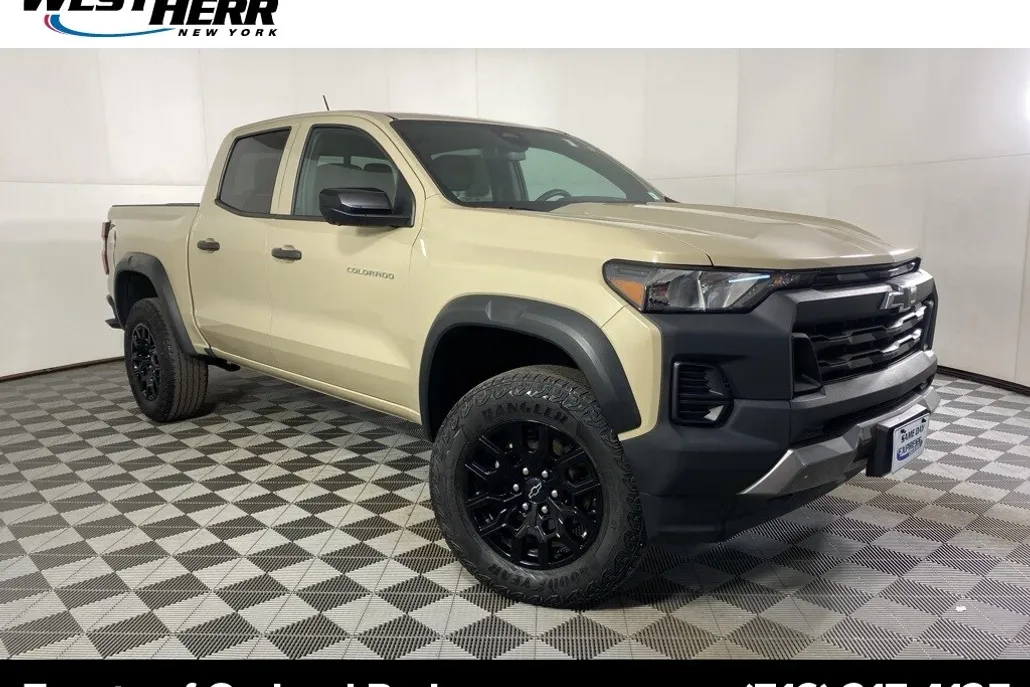2023 Chevrolet Colorado Trail Boss photo 1