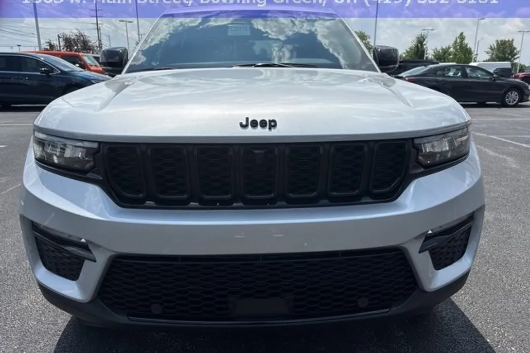 2025 Jeep Grand Cherokee Limited photo 1