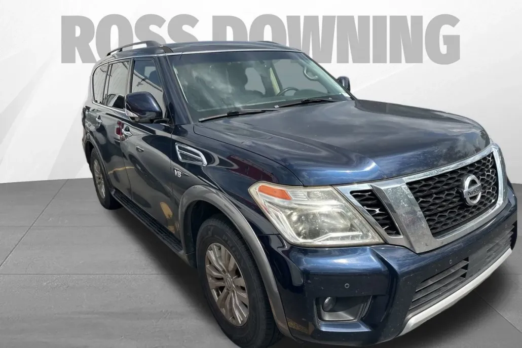 2017 Nissan Armada SV photo 1