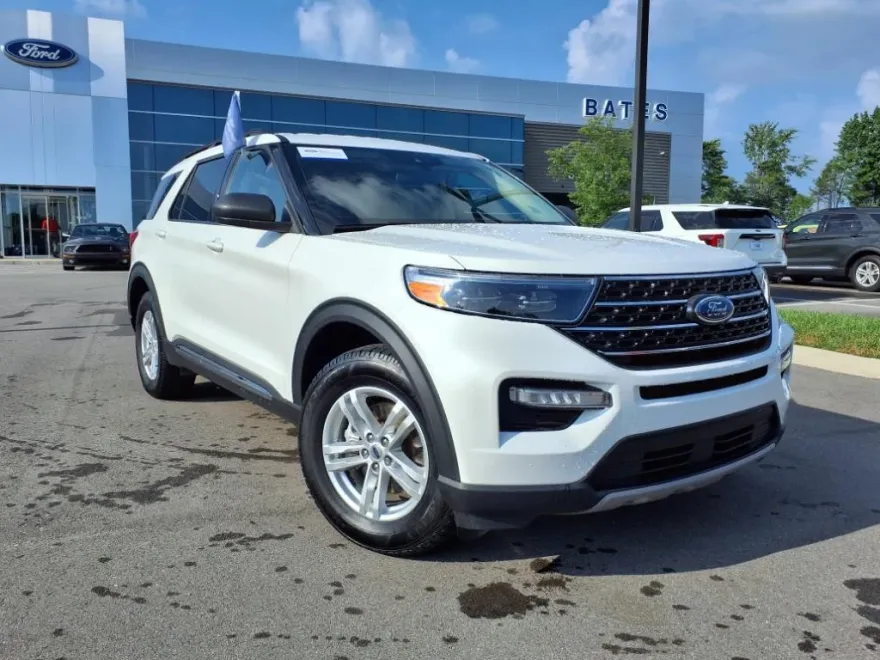 2022 Ford Explorer XLT photo 1