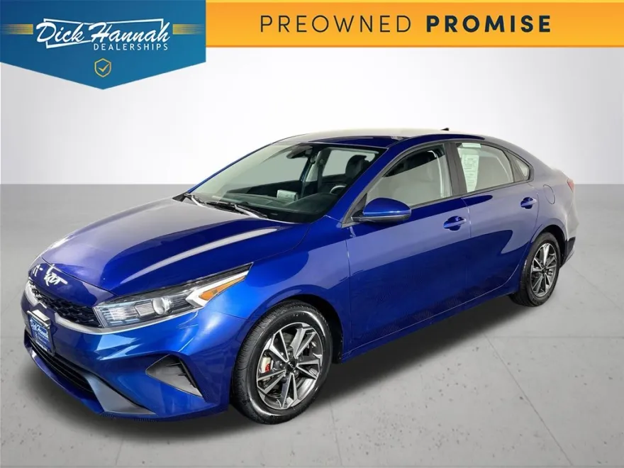 2023 Kia Forte LXS photo 1