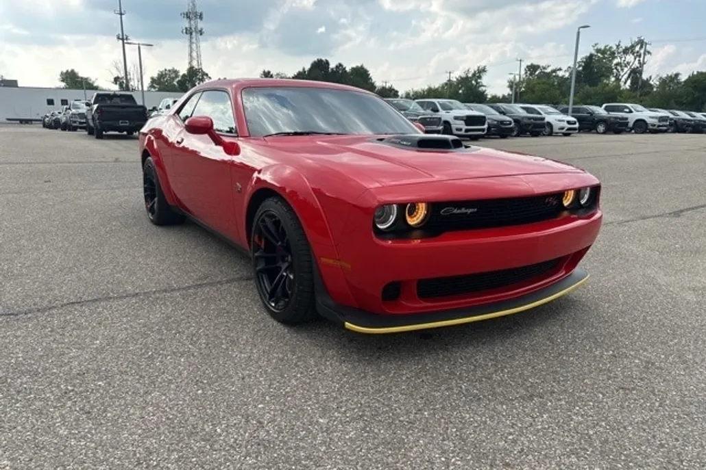 2022 Dodge Challenger R/T Scat Pack Widebody photo 1