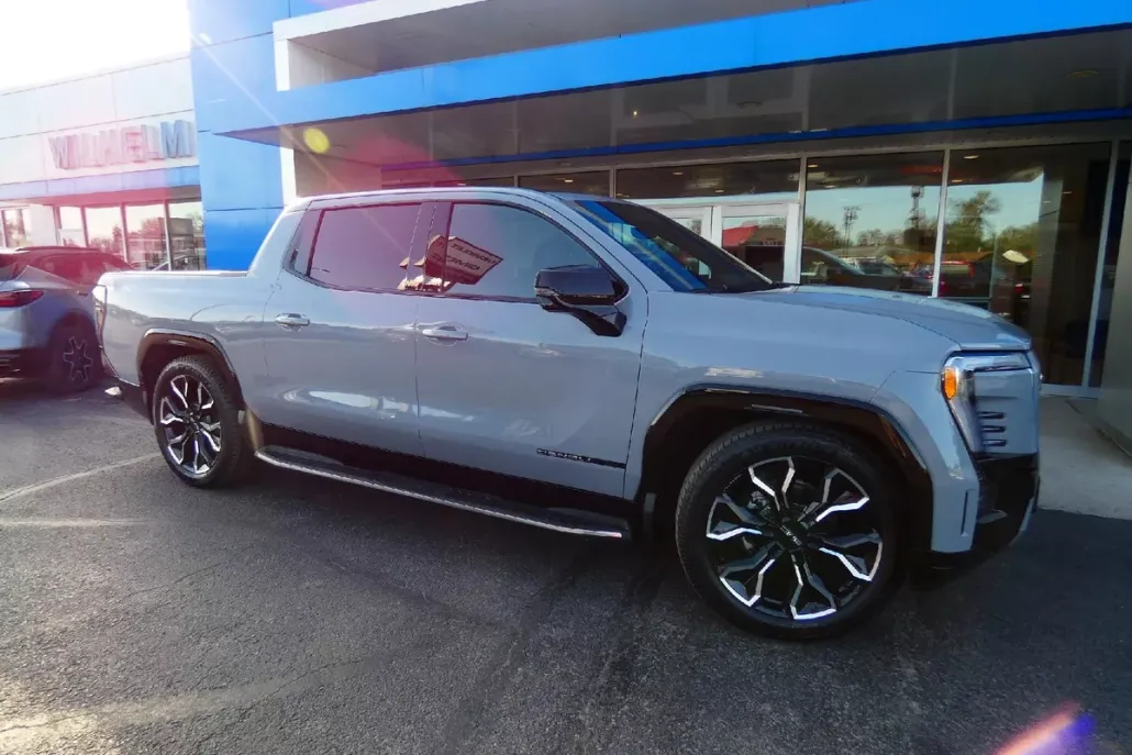 2025 Gmc Sierra EV Denali photo 1