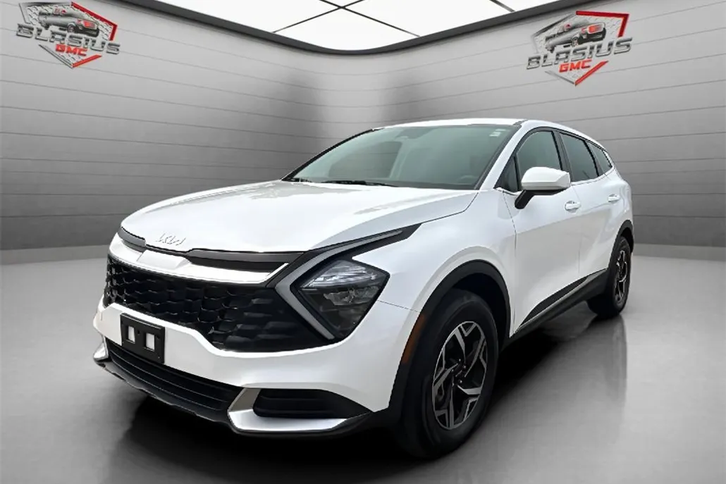 2023 Kia Sportage LX photo 1