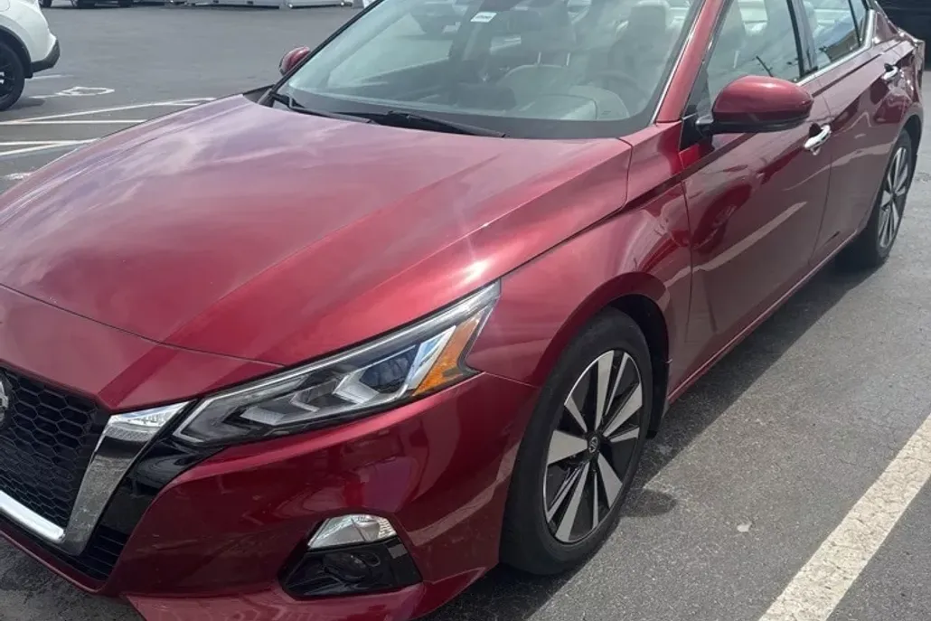 2021 Nissan Altima 2.5 SL photo 1