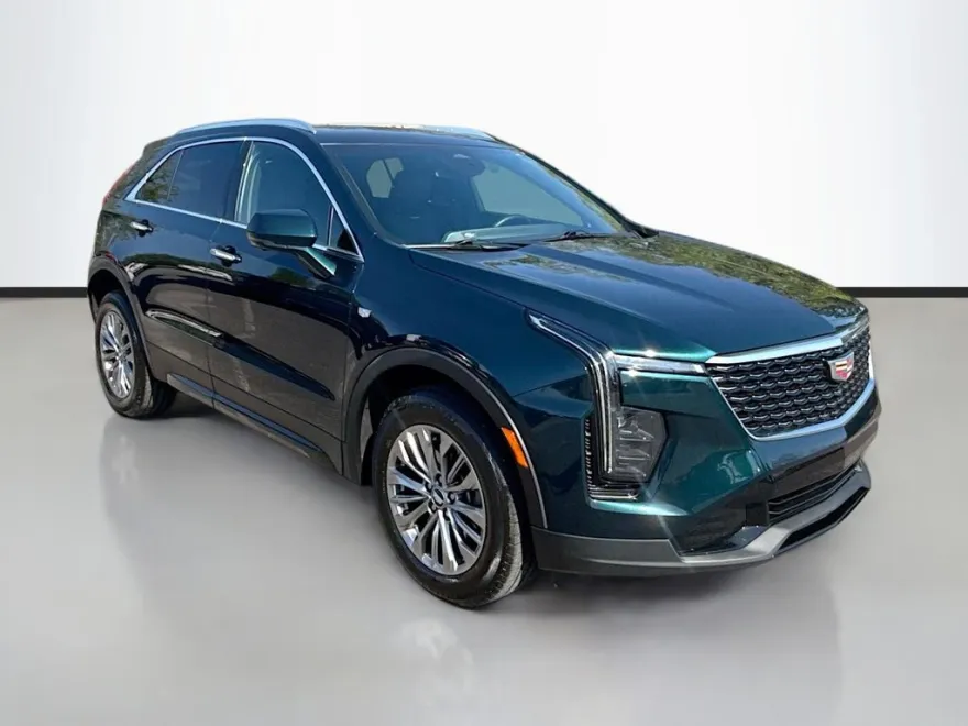 2025 Cadillac XT4 Premium Luxury photo 1