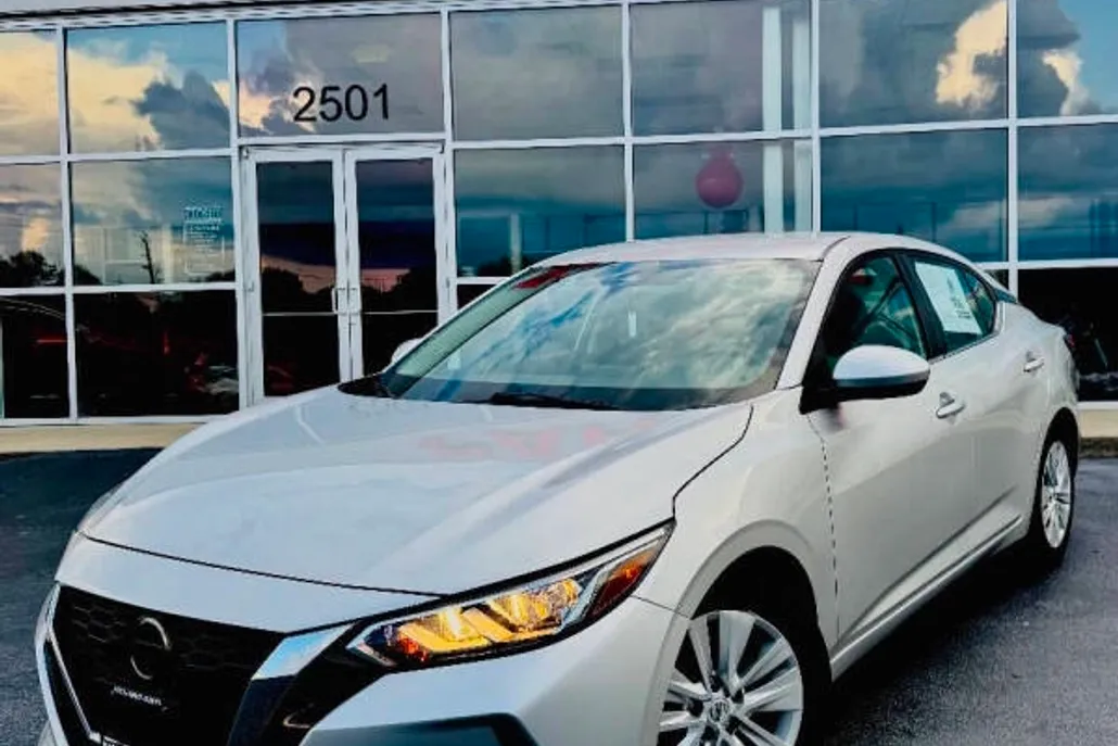 2021 Nissan Sentra S photo 1