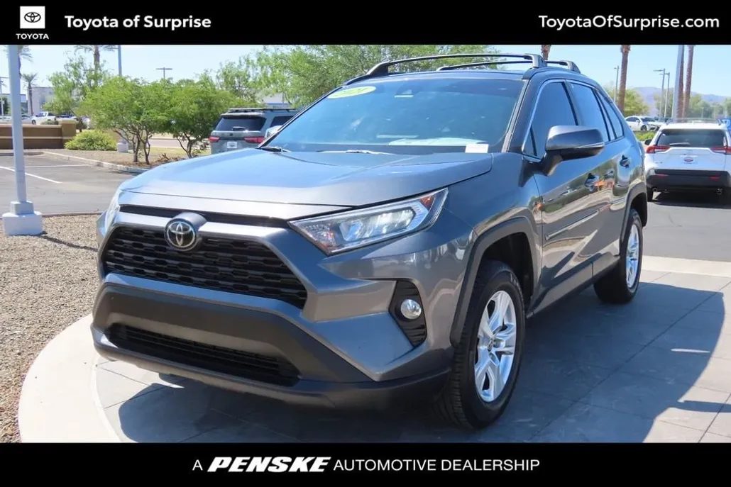 2021 Toyota RAV4 XLE photo 1