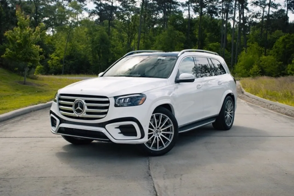 2025 Mercedes Benz GLS 580 4MATIC photo 1