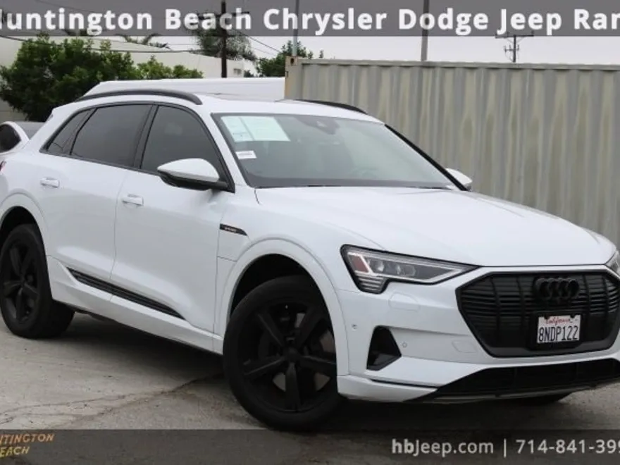 2019 Audi e-tron Premium Plus photo 1