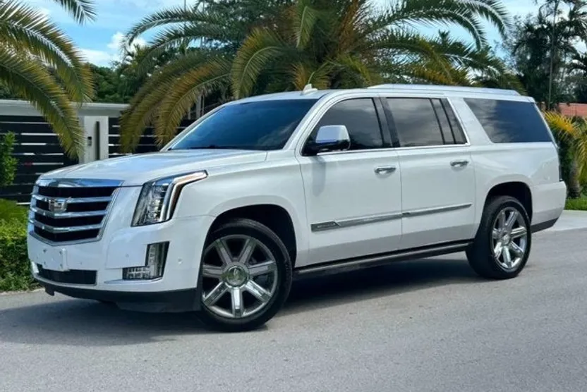 2017 Cadillac Escalade ESV Premium Luxury photo 1