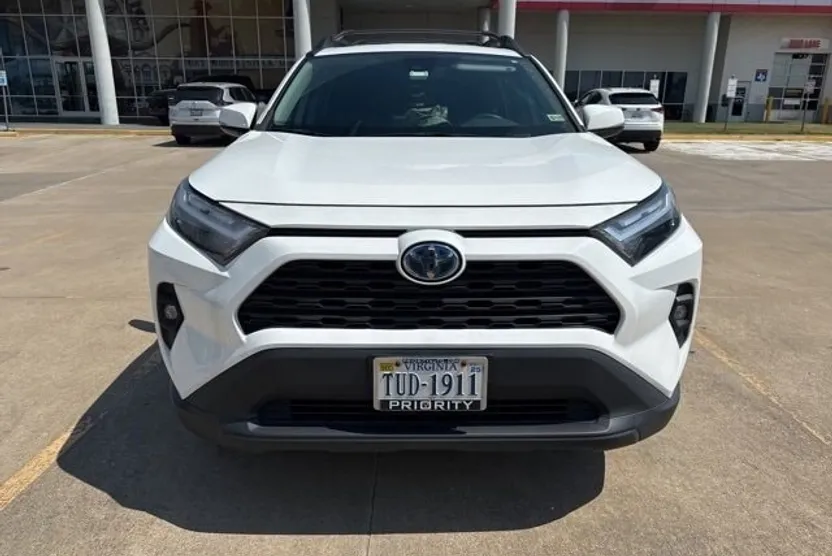 2023 Toyota RAV4 Hybrid photo 1