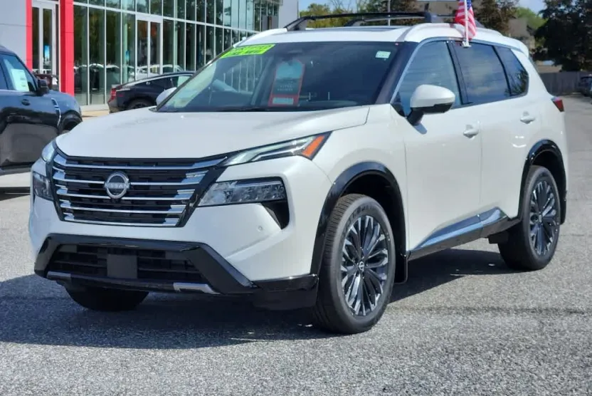 2026 Nissan Rogue Platinum photo 1