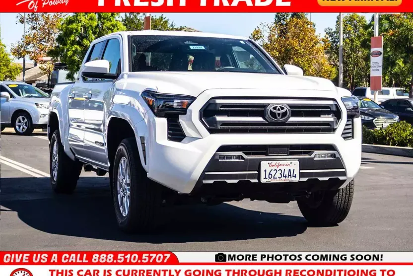 2024 Toyota Tacoma SR5 photo 1