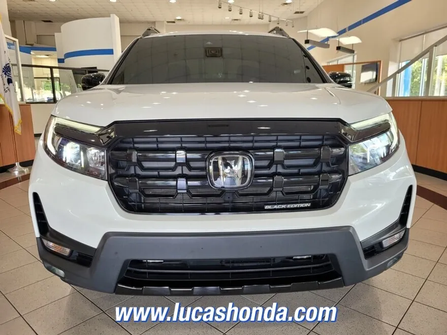 2024 Honda Ridgeline Black Edition photo 1