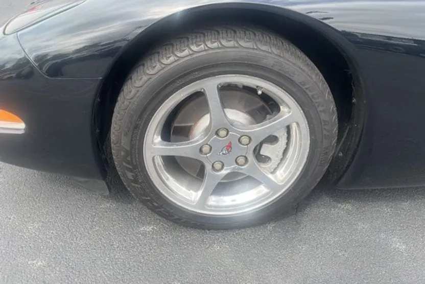 2002 Chevrolet Corvette Base Convertible photo 1