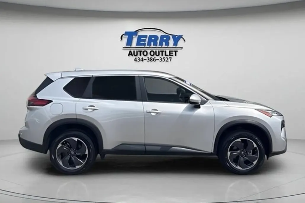 2024 Nissan Rogue SV photo 1