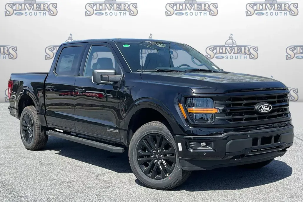 2025 Ford F-150 XLT photo 1