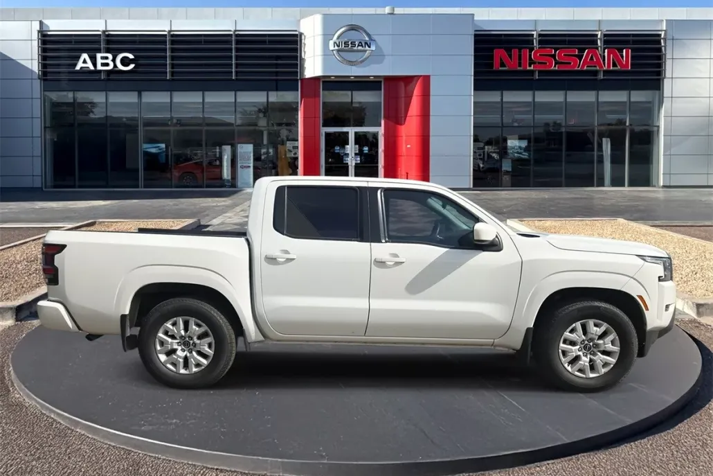 2022 Nissan Frontier SV photo 1