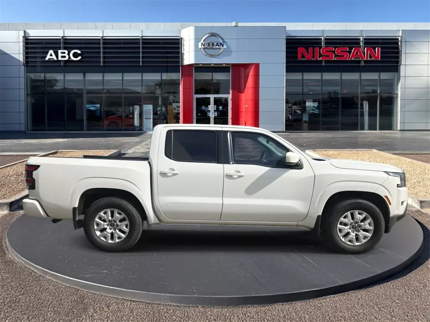 2022 Nissan Frontier SV photo 1