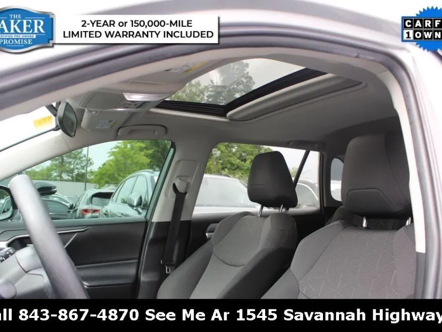 2020 Toyota RAV4 XLE photo 1