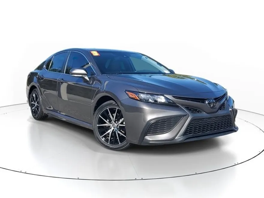 2023 Toyota Camry SE photo 1