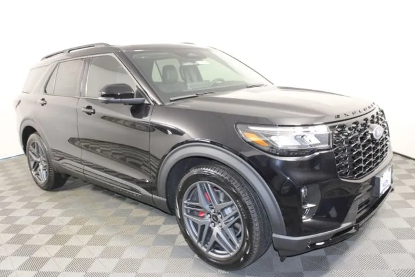 2025 Ford Explorer ST photo 1