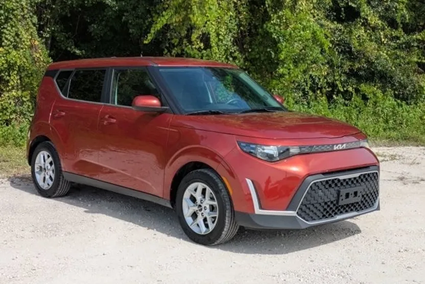 2024 Kia Soul LX photo 1