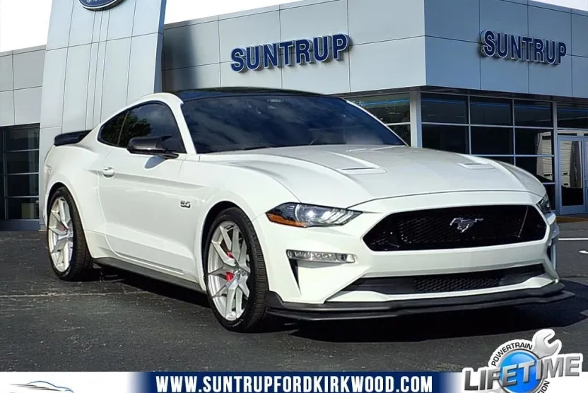 2022 Ford Mustang GT Premium photo 1