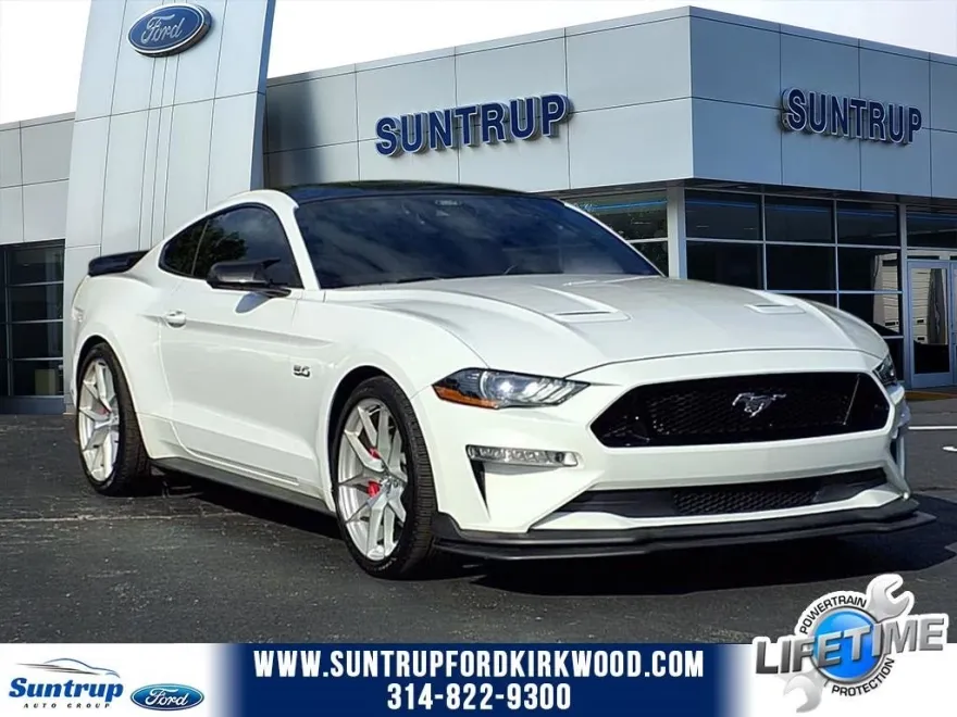 2022 Ford Mustang GT Premium photo 1