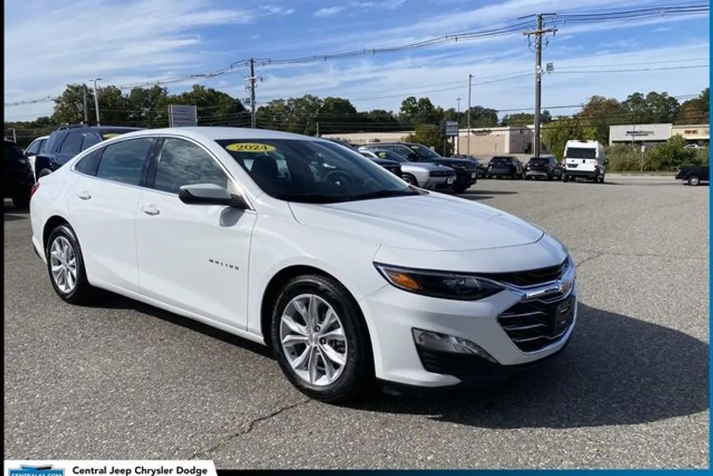 2024 Chevrolet Malibu 1LT photo 1