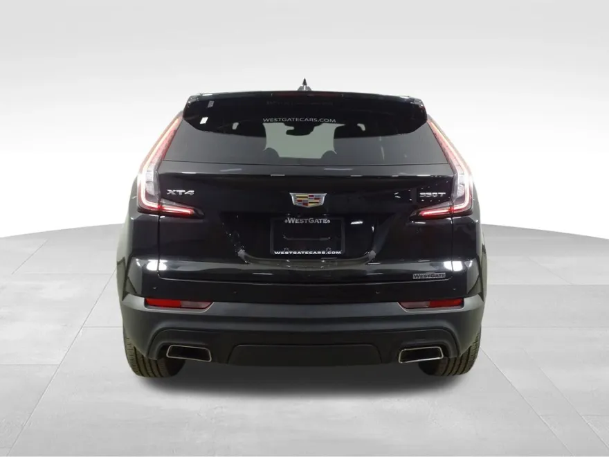 2022 Cadillac XT4 Luxury photo 1