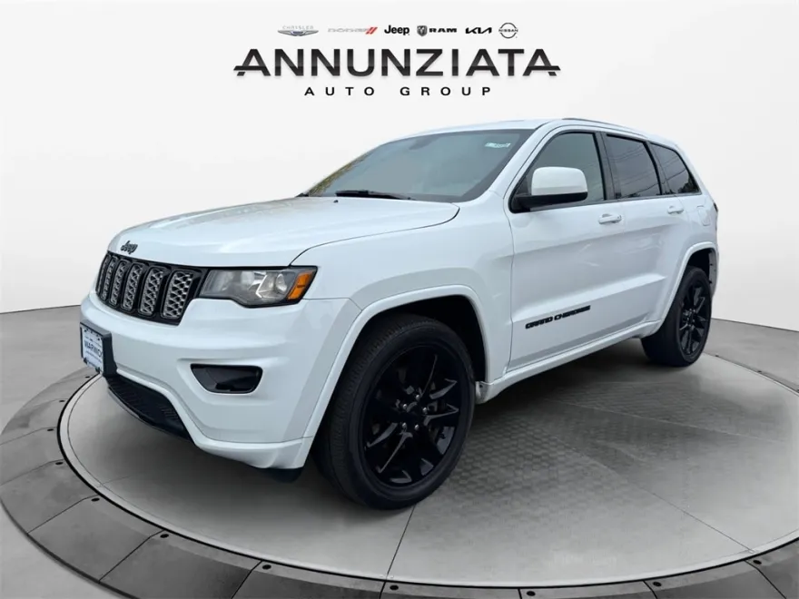 2018 Jeep Grand Cherokee Altitude photo 1