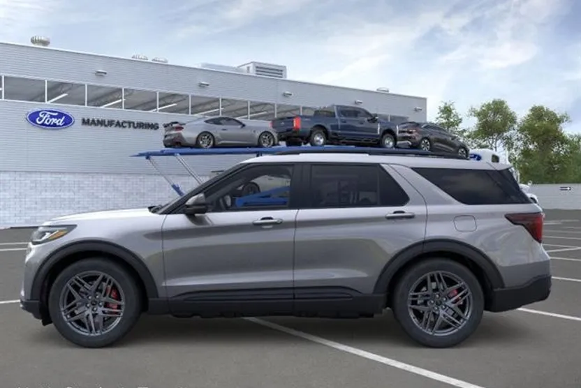 2025 Ford Explorer ST photo 1