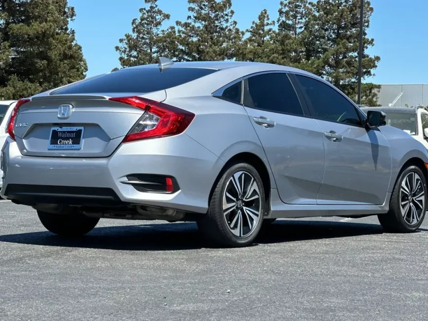 2016 Honda Civic EX-L photo 1