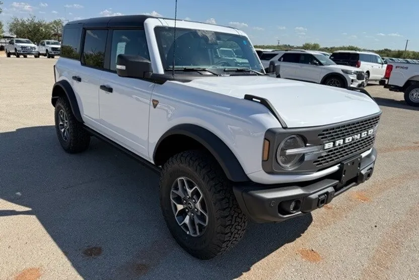 2025 Ford Bronco Badlands photo 1