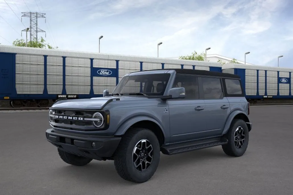 2025 Ford Bronco Outer Banks photo 1