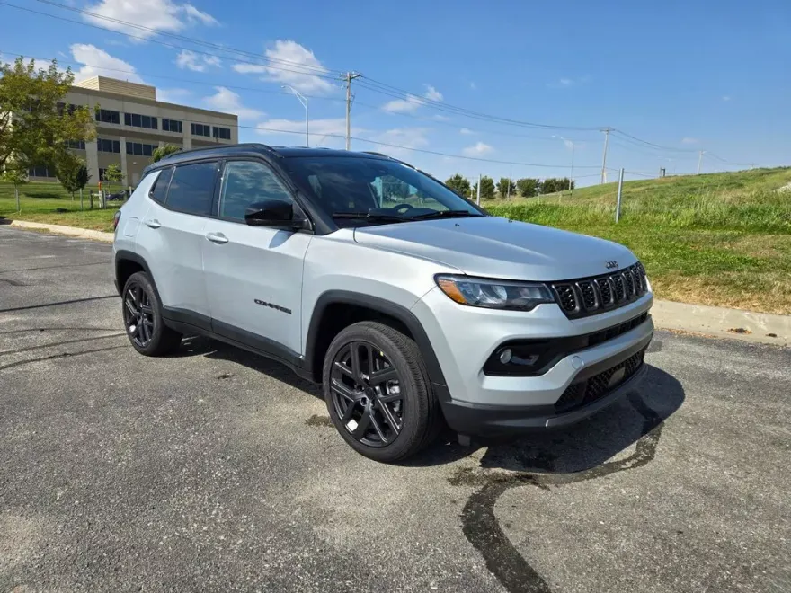 2026 Jeep Compass Limited photo 1