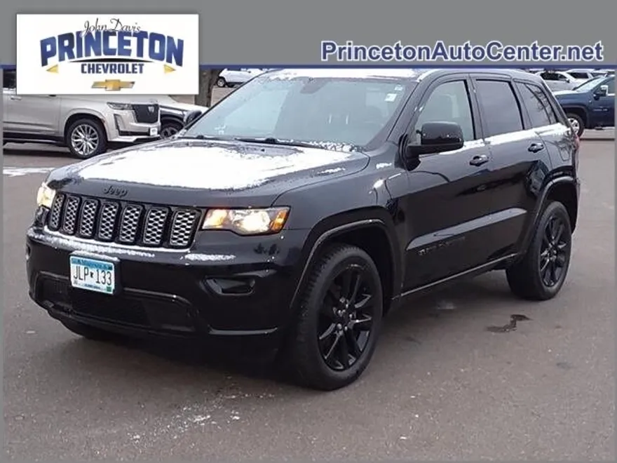 2019 Jeep Grand Cherokee Altitude photo 1