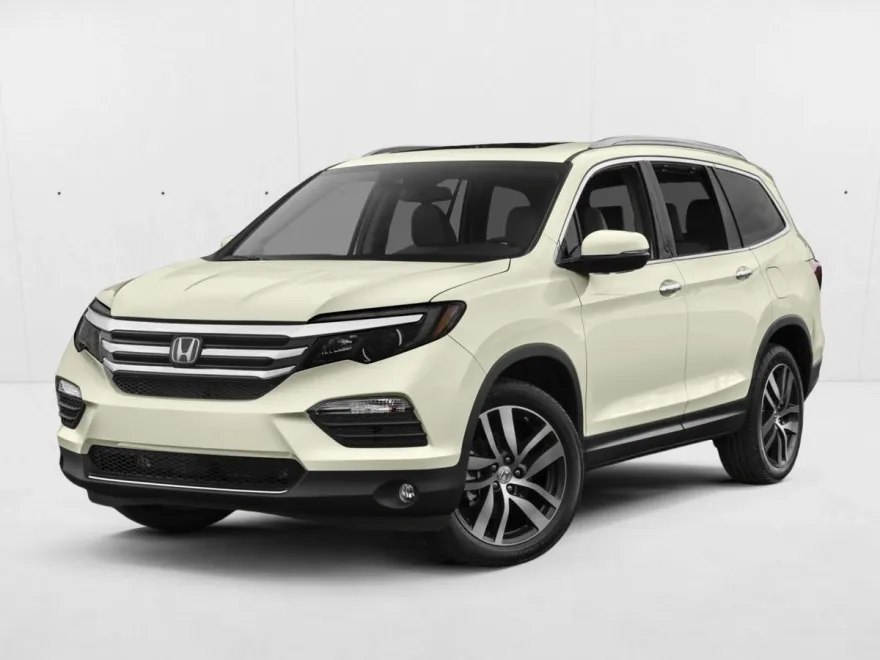 2017 Honda Pilot Touring photo 1