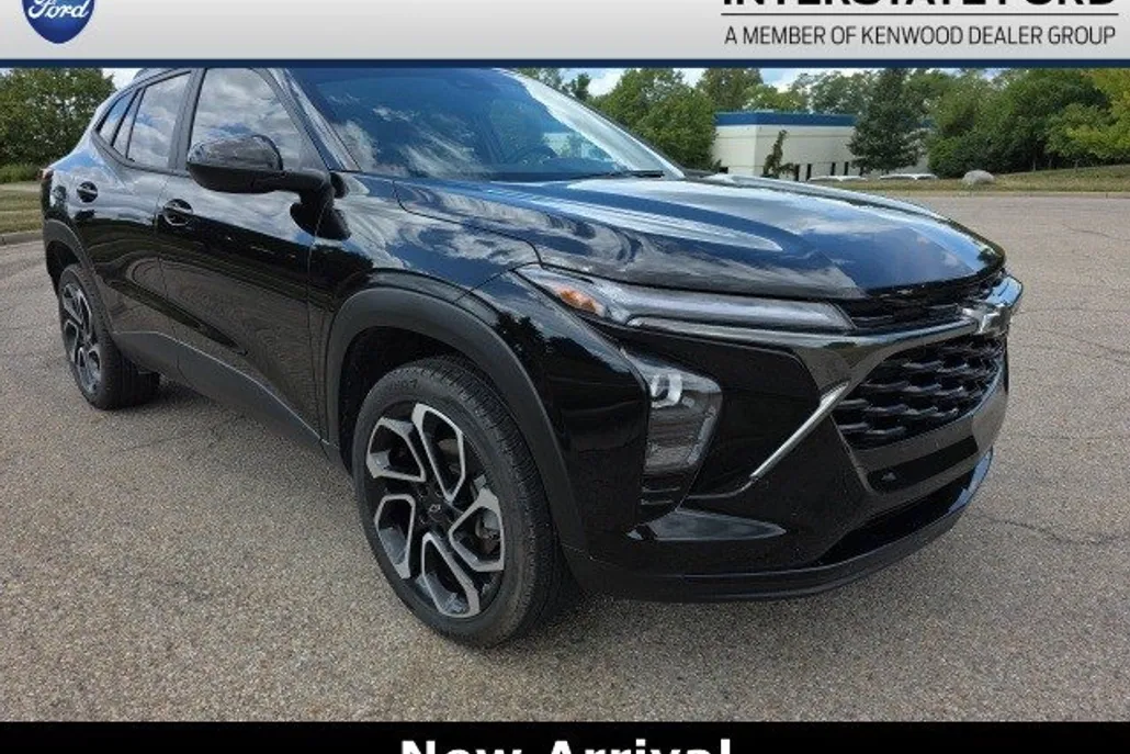 2024 Chevrolet Trax photo 1