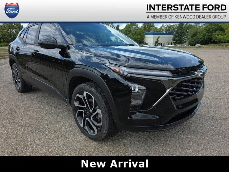 2024 Chevrolet Trax photo 1
