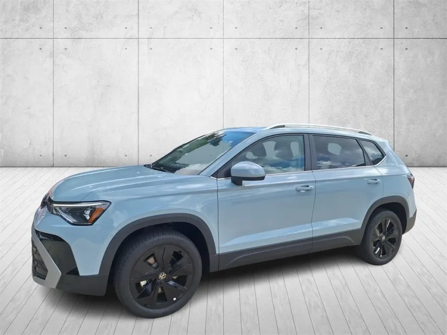 2025 Volkswagen Taos SE photo 1
