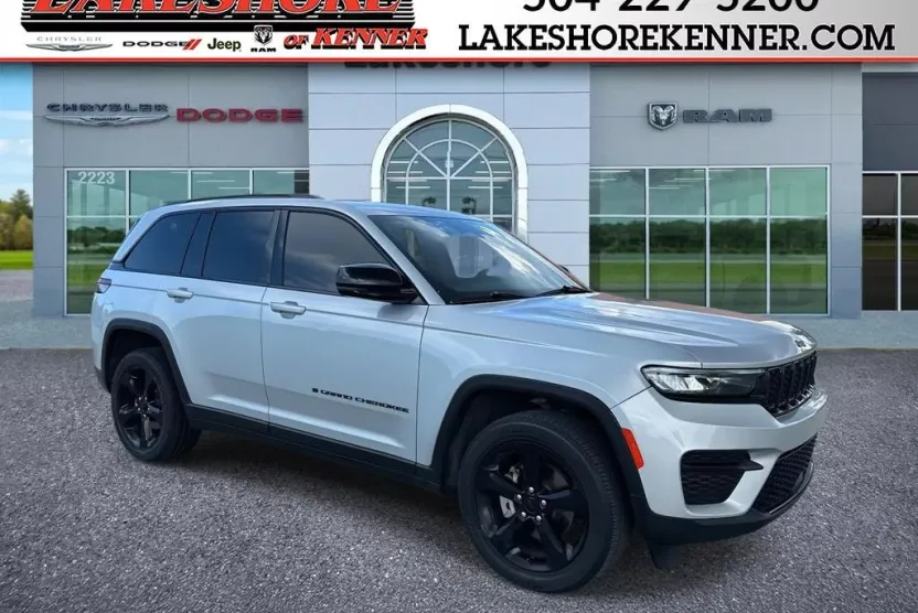 2023 Jeep Grand Cherokee Altitude photo 1