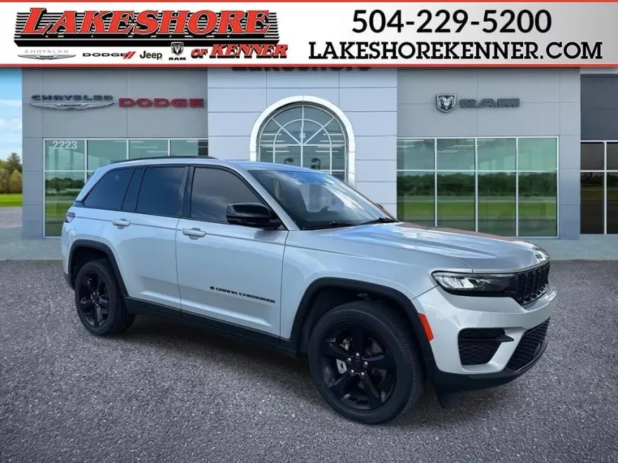 2023 Jeep Grand Cherokee Altitude photo 1