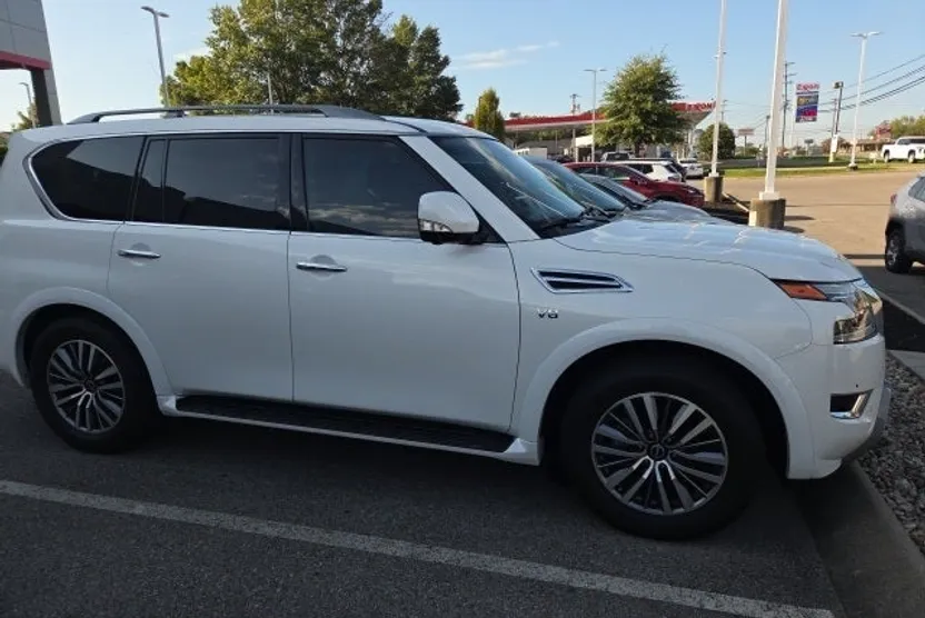 2021 Nissan Armada SL photo 1
