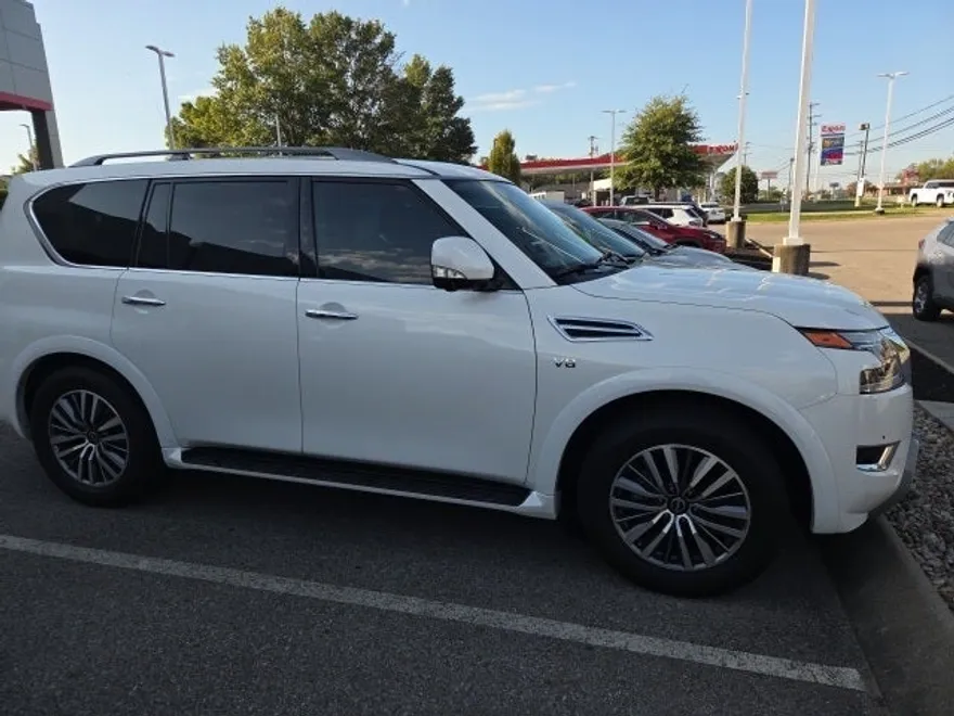 2021 Nissan Armada SL photo 1
