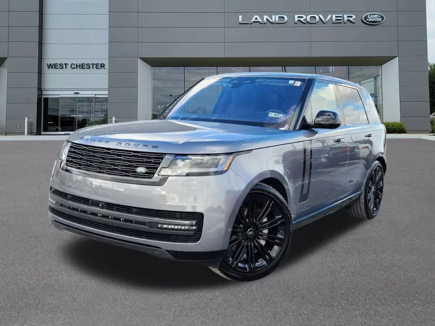 2023 Land Rover Range Rover SE photo 1
